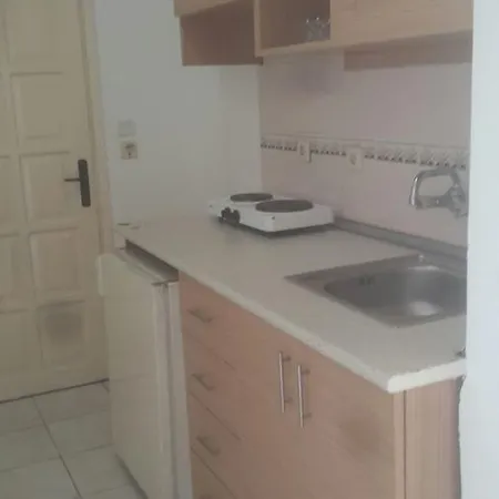 Ξενοδοχείο με διαμερίσματα Lale Apart